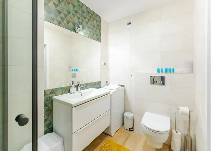 Apartamento Artyleryjska For 6 People By Bookinghost Kołobrzeg