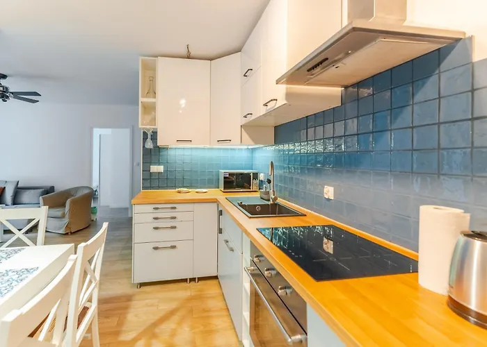 Apartamento Artyleryjska For 6 People By Bookinghost Kołobrzeg