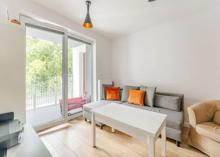 Apartamento Artyleryjska For 6 People By Bookinghost