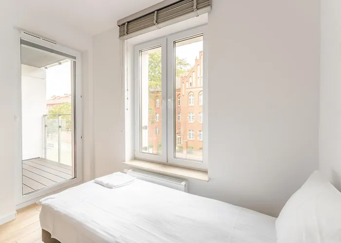 Apartamento Artyleryjska For 6 People By Bookinghost