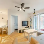 Apartamento Artyleryjska For 6 People By Bookinghost