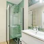 Apartamento Artyleryjska For 6 People By Bookinghost