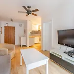 Artyleryjska For 6 People By Bookinghost Apartamento *