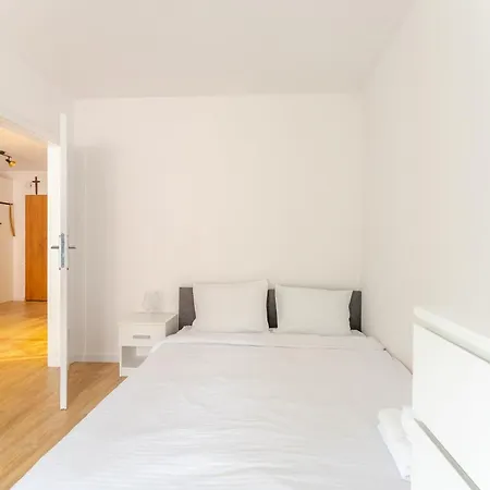 Appartement Artyleryjska For 6 People By Bookinghost *