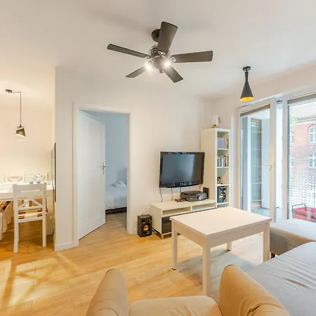 Appartement Artyleryjska For 6 People By Bookinghost