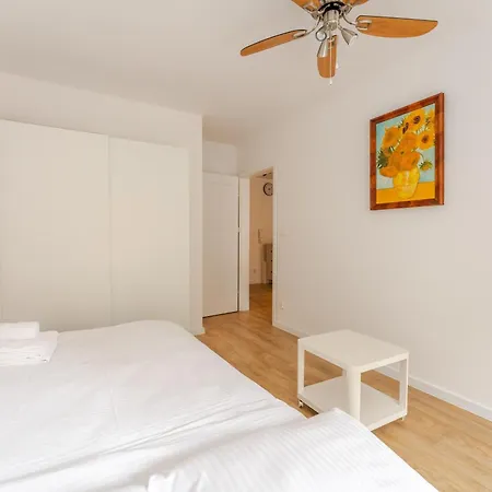 Artyleryjska For 8 People Apartment *