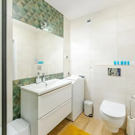 Apartment Artyleryjska For 8 People Kolobrzeg