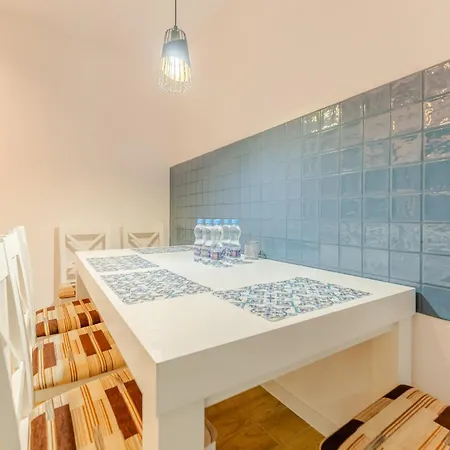 Appartement Artyleryjska For 6 People By Bookinghost Kołobrzeg