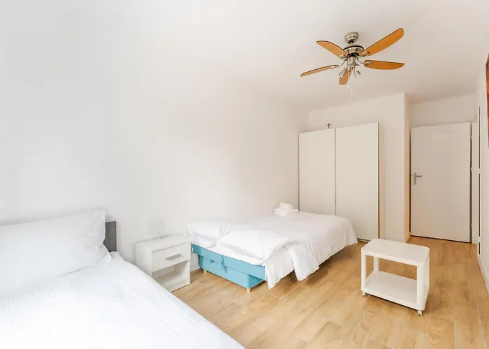 Apartment Artyleryjska For 6 People By Bookinghost *